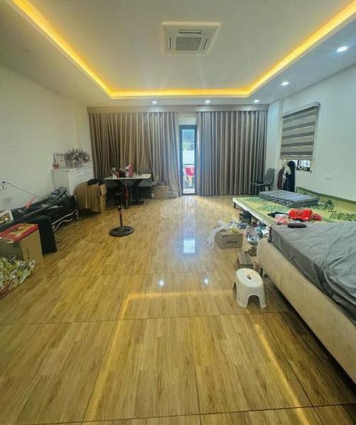 Hot! Bán Nhà Lạc Long Quân, Tây Hồ-Ôtô-Lô Góc 🏢 -2Thoáng-68M2-7Tầng Thang Máy-Mt5.6m-36.9 Tỷ