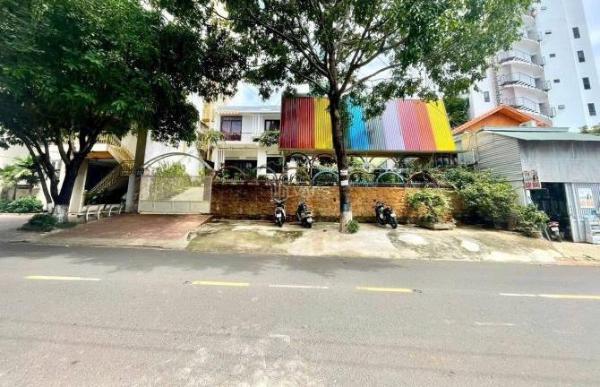 Cần bán Nhà mặt phố 311m²