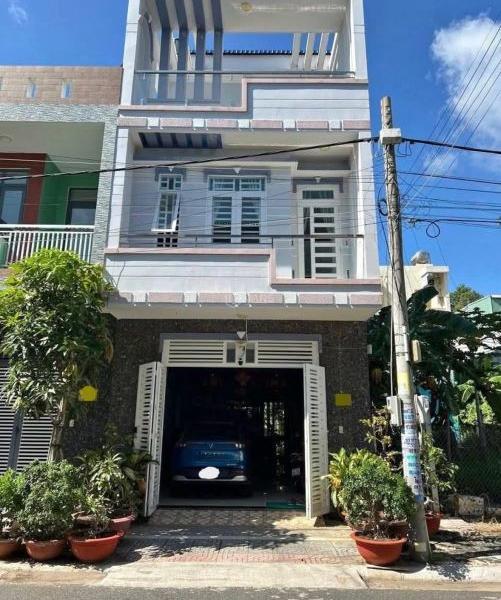 Chủ cần bán Nhà mặt phố 90m²