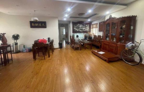Bán gấp căn hộ CC 3PN 2VS 2BC. Căn góc 101m2, giá 💥 6.39 tỷ, Tòa Unimax 210 Quang Trung HĐ.
