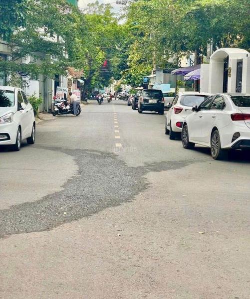 Chủ cần bán Nhà mặt phố 156m²