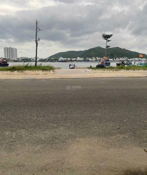 Bán Nhà Mặt Tiền Kinh 🌊 Doanh Nguyễn Văn Linh