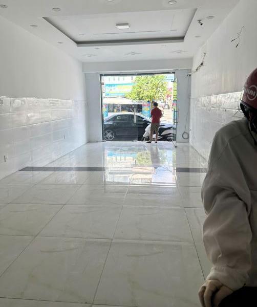 Cho thuê Nhà mặt phố 90m²