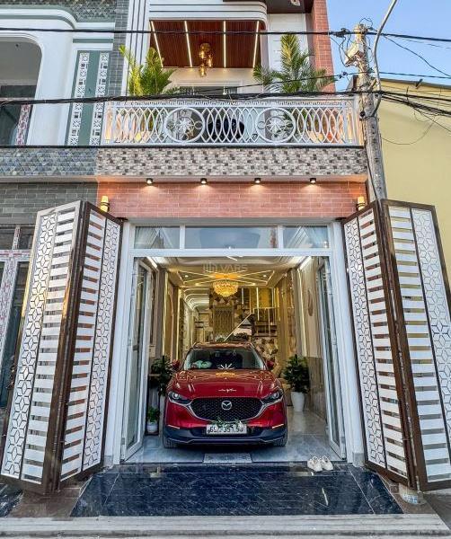 Cần bán Nhà trong hẻm 83m²