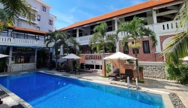 BÁN KHÁCH SẠN 2 MẶT TIỀN – PHỐ CỔ HỘI AN – DIỆN TÍCH 1.900M² – GIÁ CHUYỂN 🏡 NHƯỢNG 115 TỶ (M