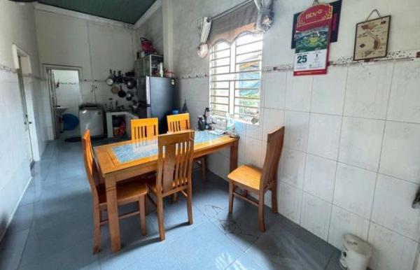 Bán Nhà trong hẻm 102m²