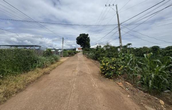 Bán 2700m2 đất đức trọng có 400m2 đất ở Giá 6,5ty cách sân 🔥 bay 15 phút