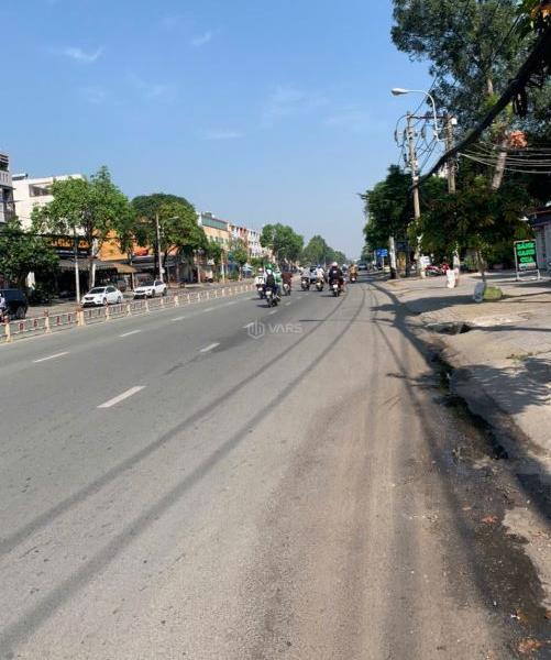 Chủ cho thuê Nhà mặt phố 240m²