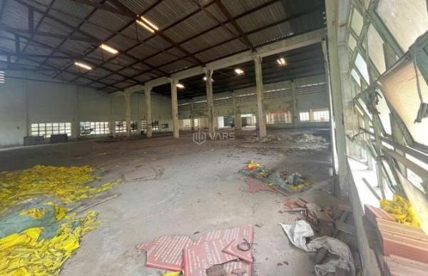 Cho thuê kho mặt tiền Kênh 👍 Tân Hóa 15 x 50 , Kho Sạch Sẽ Trần Cao 10m