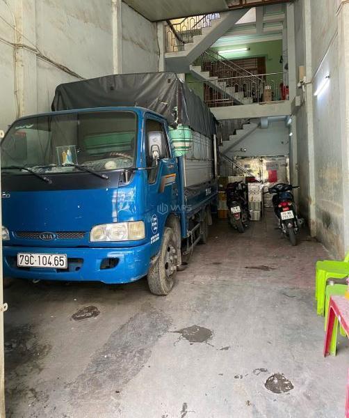 Nhà 🏢 mặt đường Hà Ra - trung tâm Phường Nha Trang. Kinh doanh buôn bán sầm uất