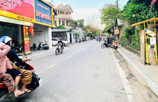 Cần bán Nhà mặt phố 200m²