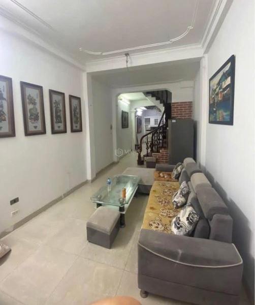 Cho thuê nhà ở Chùa Hà, Cầu Giấy. 🏢 18tr - Diện tích: 55m2. - Thiết kế 5 tầng: + 5 ngủ