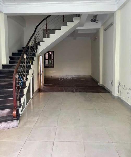 Cho thuê nhà ở 🌊 Thành Công, Ba Đình.10tr -Diện tích: 40m2 -Thiết kế 4 tầng + 3ngủ