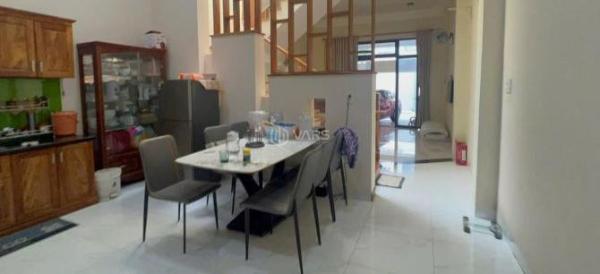 Cần bán Nhà trong hẻm 130m²