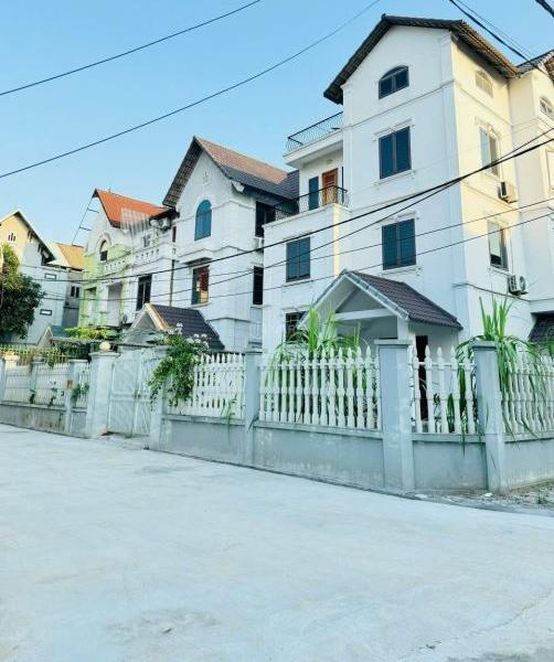 Bán nhà 3 🔥 tầng . BT Đồng Xép . Hoàn Sơn . dt 244m . mt 10m . hướng TB 7 Tỷ 3