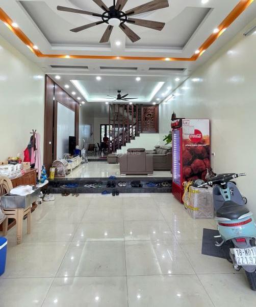 Chủ cần bán Nhà mặt phố 100m²