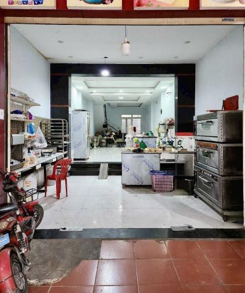 Cho thuê Nhà mặt phố 100m²