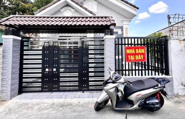 Cần bán Nhà trong hẻm 140m²