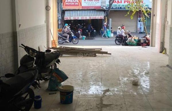 Cần cho thuê Nhà mặt phố 196m²