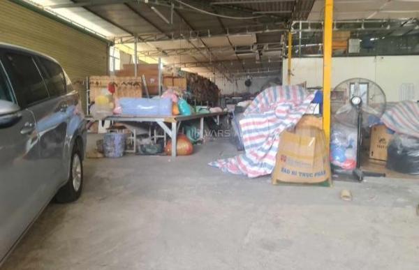 Chủ cần bán Nhà mặt phố 921m²