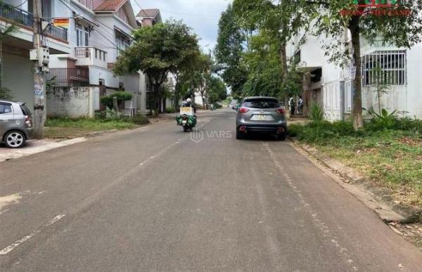 Bán nhà cấp 4 mặt 👍 tiền Phan Đăng Lưu - Diện tích: 6x20 - Pháp lý: Thổ cư 100% - Hướng : Đ