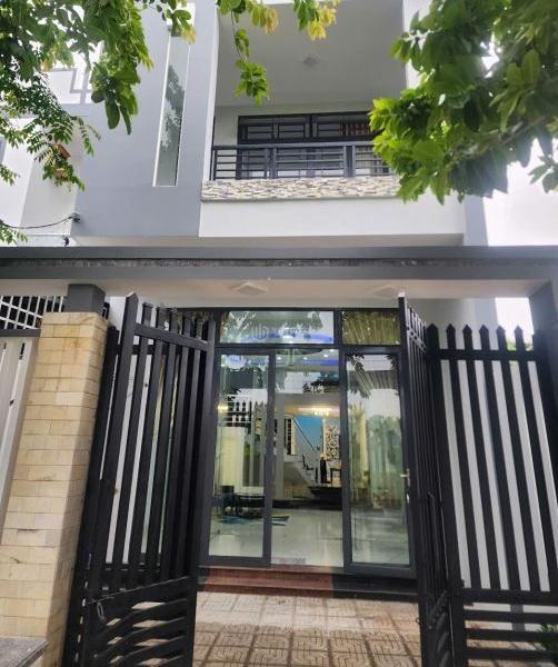 Cho thuê Nhà mặt phố 100m²