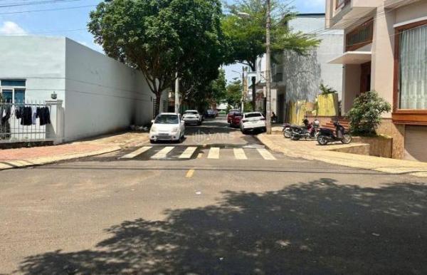 Bán Nhà trong hẻm 168m²