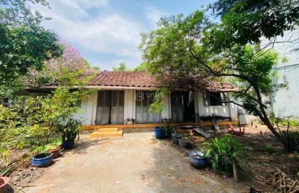 Cần bán Nhà trong hẻm 842m²