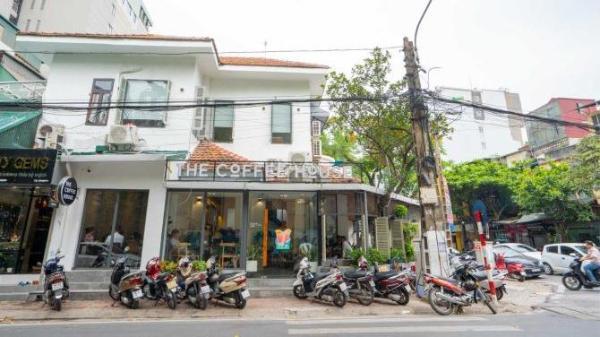 Cho thuê nhà mặt phố , nhà kiểu biệt thự, mặt tiền lô góc 20m 👍 , cafe cực đẹp