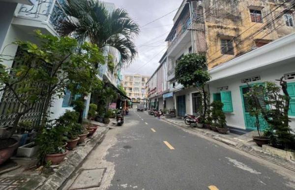 Bán Nhà mặt phố 77m²