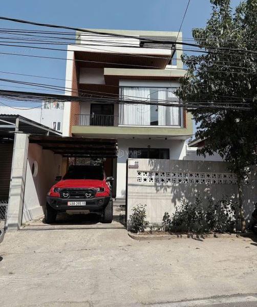 Cần bán Nhà mặt phố 180m²