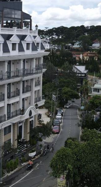 186m2 ĐẤT XÂY DỰNG - NGANG 11MET VỊ TRÍ 🏣 ĐẸP - CHỈ 200MET RA HỒ XUÂN HƯƠNG - ĐƯỜNG RỘNG 8M