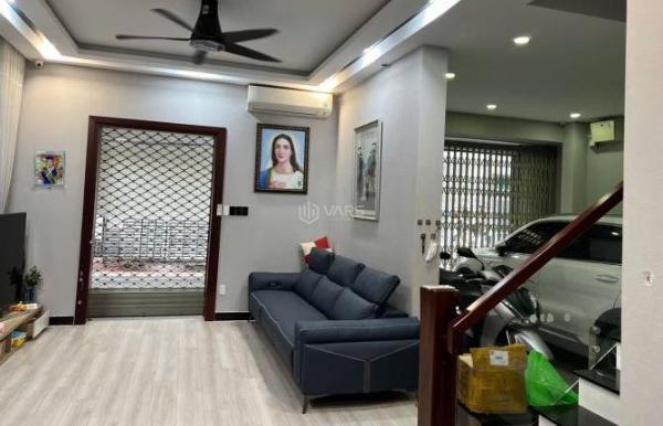 Bán Nhà mặt phố 110m²