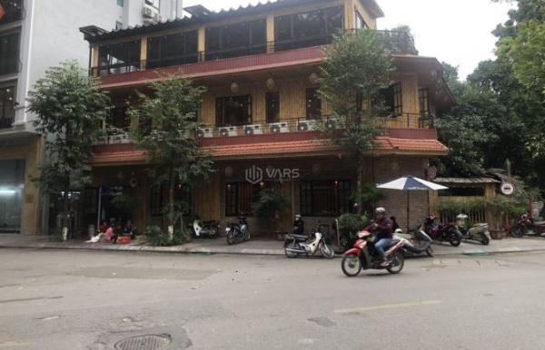 Cho thuê nhà mặt phố ,350m2 x 2 tầng 👍 , lô góc 3 thoáng 30m .