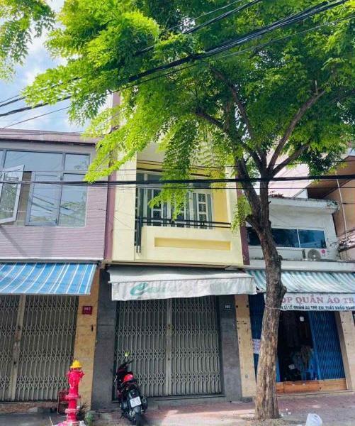 Bán nhà 3 tầng mặt đường Lạc Long Quân , Phước Tân , Nha 🌊 Trang. 43m2 ngang 4m chỉ 6.9 tỷ
