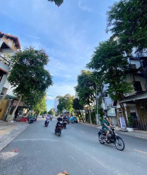 Chủ cần bán Nhà mặt phố 75m²