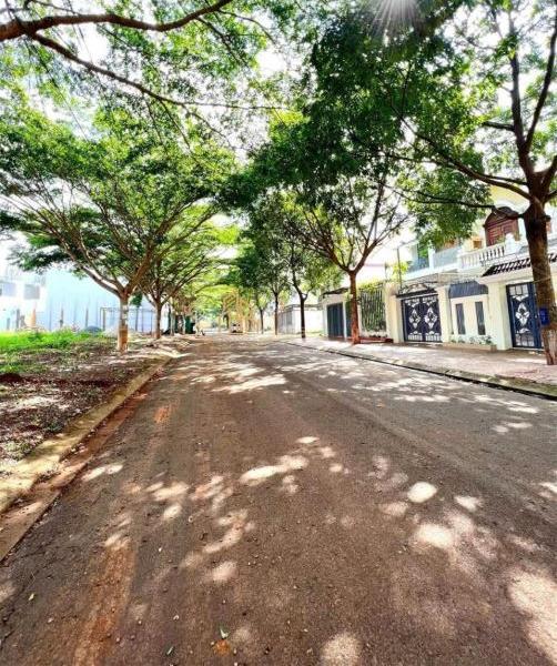 Chủ cần bán Đất nền riêng lẻ 180m²