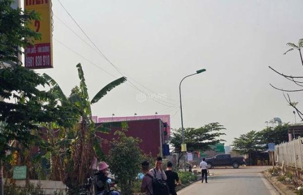 Bán cL1 . Lãm Làng . dt 112 m . mt 4,5m . hướng ☘ ĐB . giá 3 tỷ 8