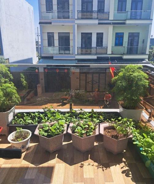 Cần bán Nhà mặt phố 61m²