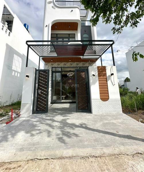 Chủ cần bán Nhà mặt phố 90m²