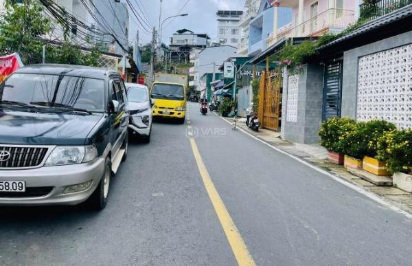 nhà đã hoàn công DT sử dụng 350m2 hẻm oto lớn thông ở Lê Hồng Phong p4 🌊 - 11 Phòng KD