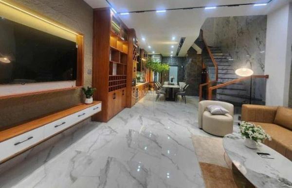 Chủ cho thuê Nhà mặt phố 100m²