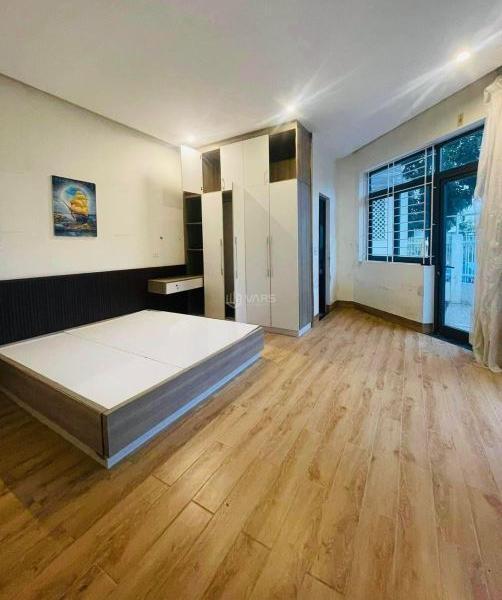 Cần bán Nhà mặt phố 175m²