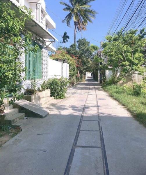 Cần bán lô đất 2 mặt tiền xã Vĩnh Trung cách 🏢 đường 23/10 chỉ 100m . Giá chỉ 18 Triệu/m2 .