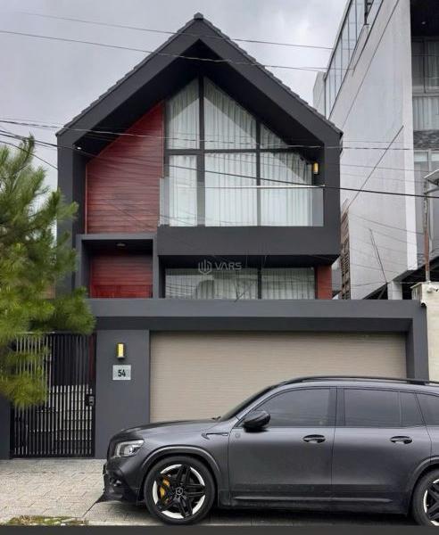 Bán Nhà mặt phố 176m²
