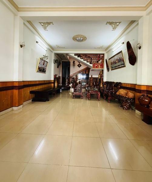 Bán Nhà mặt phố 123m²