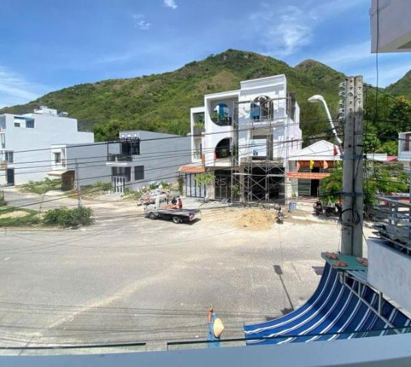 Bán Nhà mặt phố 76m²