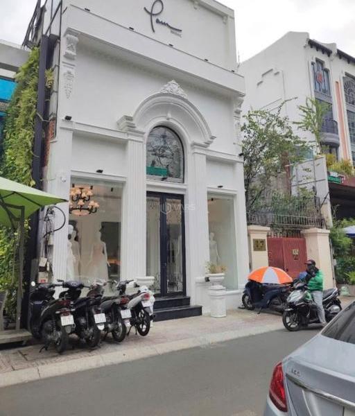 Cho thuê Nhà mặt phố 255m²