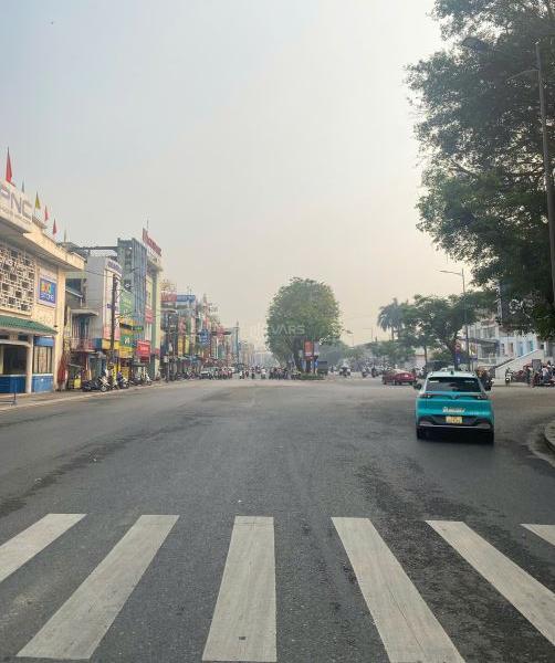 SIÊU PHẨM NHÀ MẶT TIỀN TRẦN HƯNG ĐẠO VIEW CẦU TRÀNG TIỀN VÀ CHỢ ĐÔNG 🏢 BA