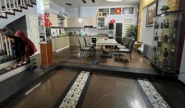 💥 MẶT PHỐ HOÀNG HOA THÁM – 🏚️ LÔ GÓC 4 MẶT THOÁNG – VỈA HÈ KINH DOANH – GIÁ 18.2 TỶ 💥